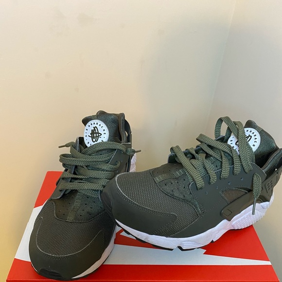 nike air huarache khaki